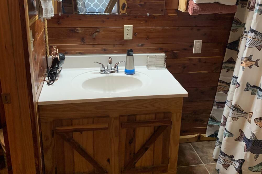 Photo of Bathroom in Mammoth Spring