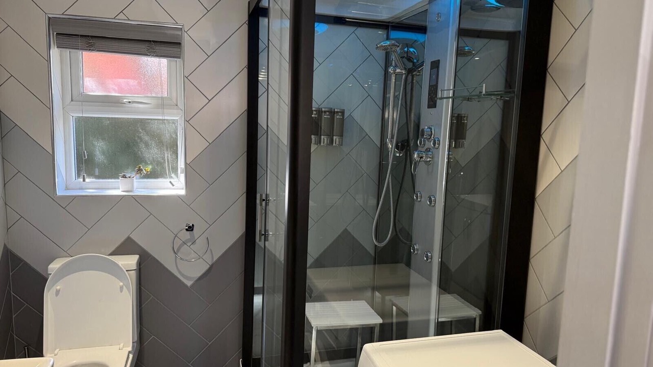 Photo of Others in Broadheath