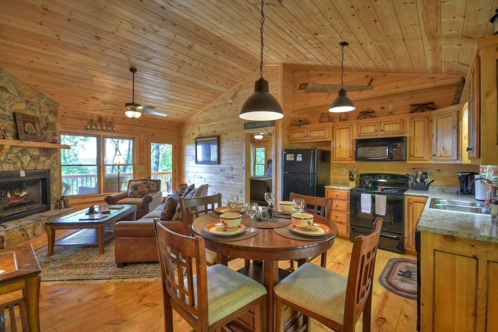 Photo of Bedroom in Hidden Lake