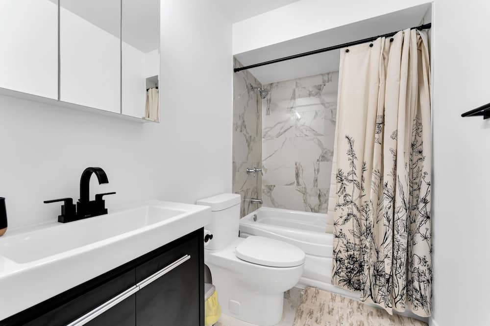 Photo of Bathroom in Downtown Gatineau