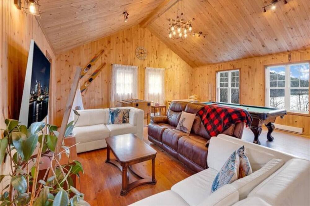 Photo of Livingroom in Amherst