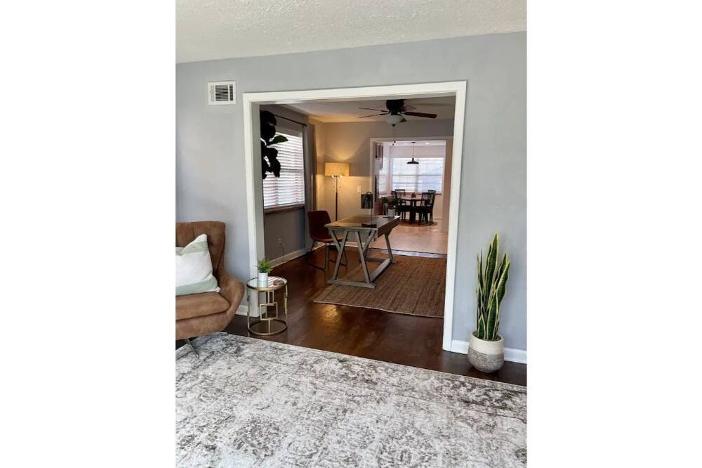 Photo of Livingroom in Huntington