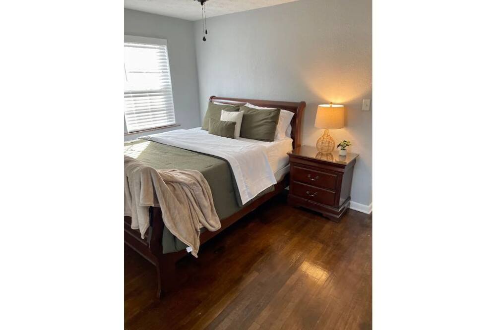 Photo of Bedroom in Huntington