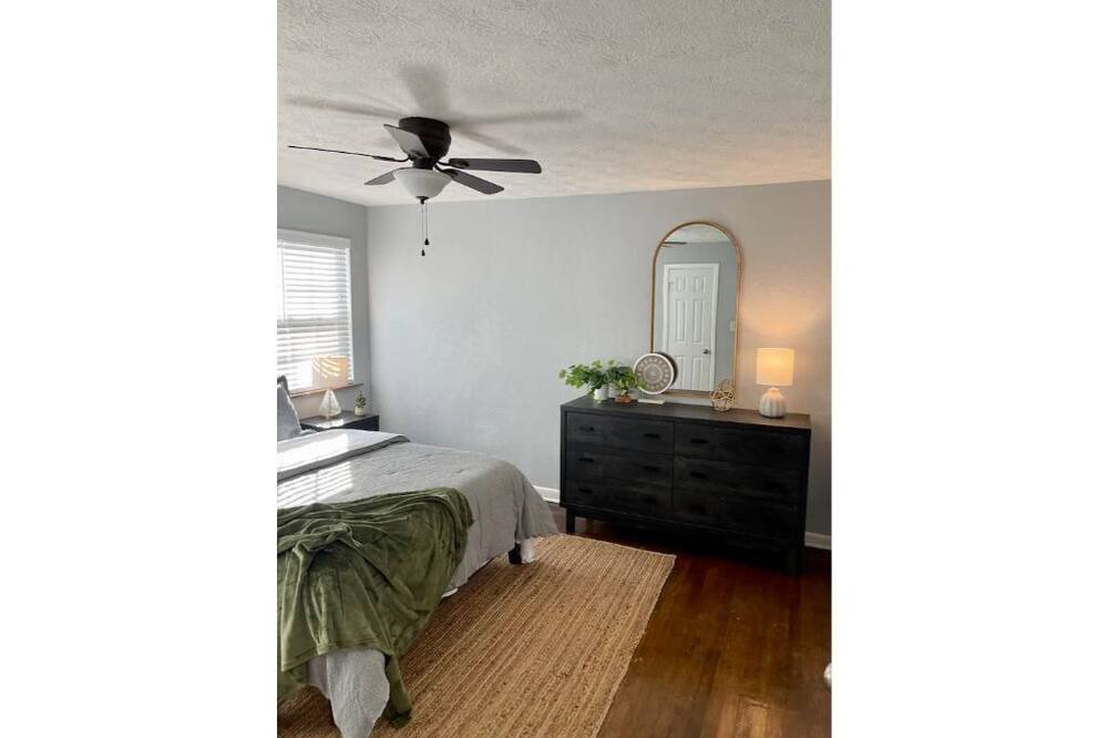 Photo of Bedroom in Huntington