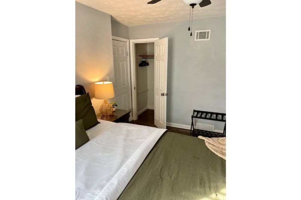 Photo of Bedroom in Huntington