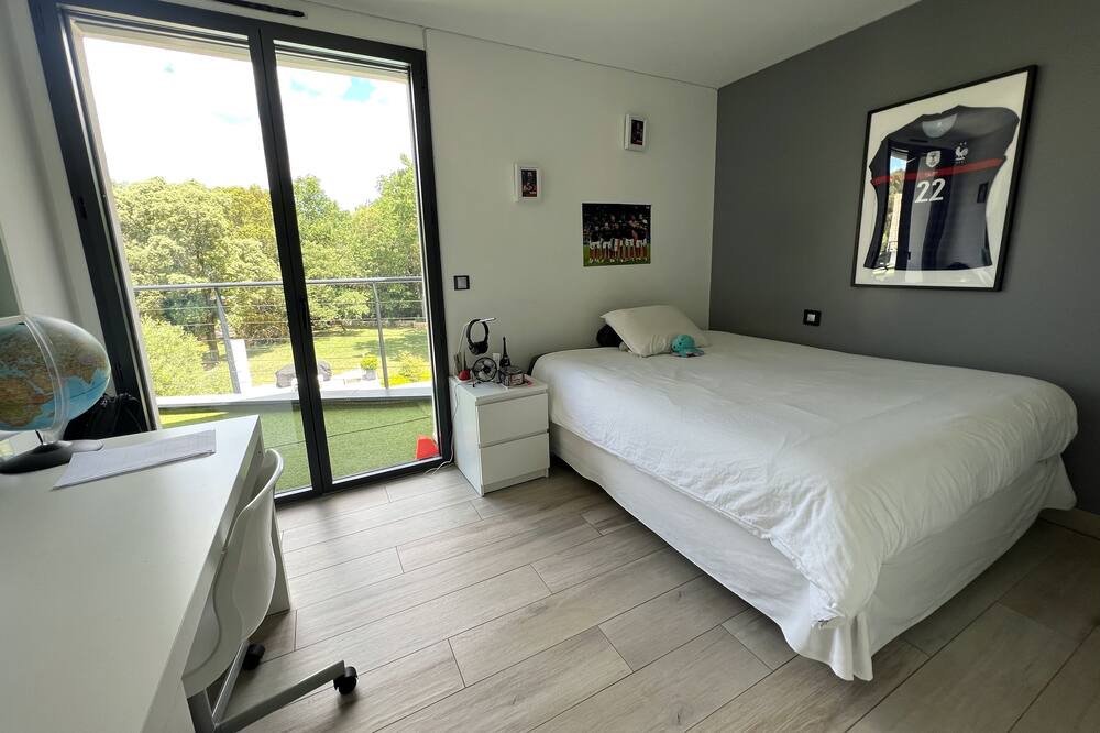Photo of Bedroom in Castries