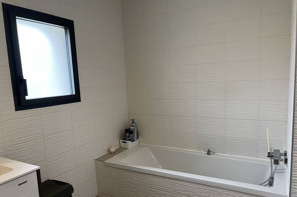 Photo of Bathroom in Castries