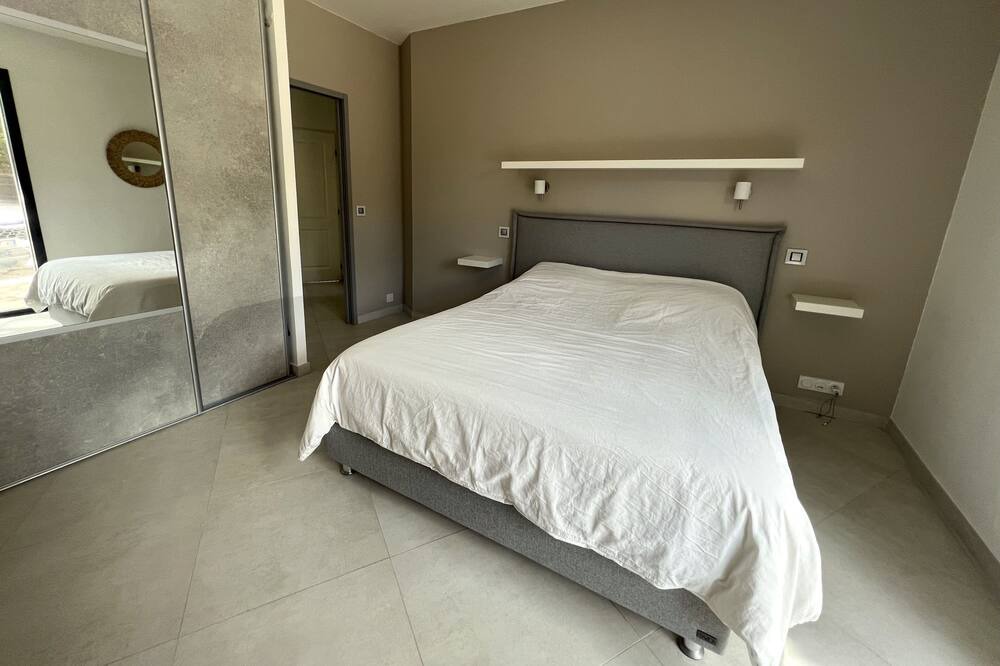 Photo of Bedroom in Castries