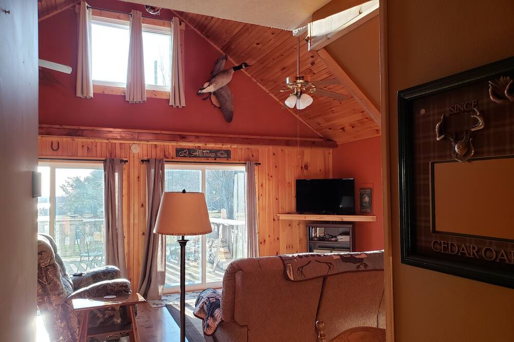 Photo of Livingroom in Pymatuning Central