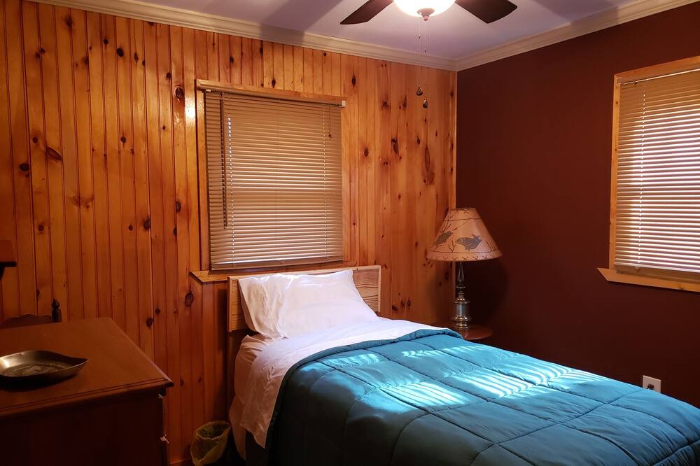 Photo of Bedroom in Pymatuning Central