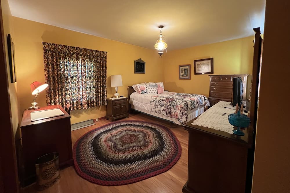 Photo of Bedroom in Franklin Springs