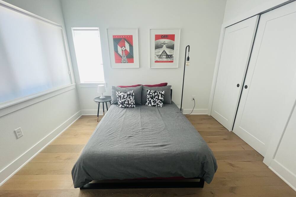 Photo of Bedroom in MLK