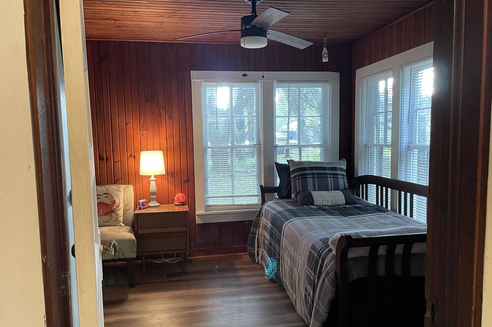 Photo of Bedroom in Richwood