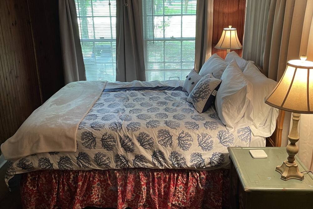 Photo of Bedroom in Richwood