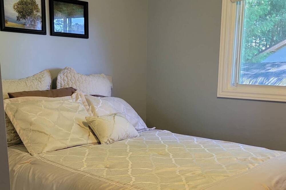 Photo of Bedroom in Bobcaygeon