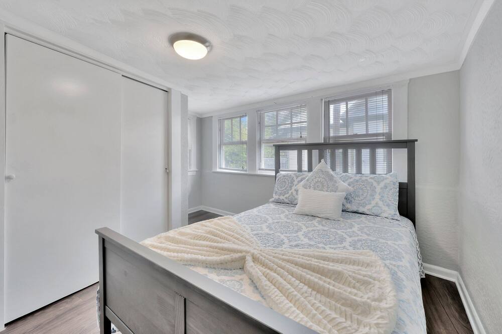 Photo of Bedroom in Hyde Park