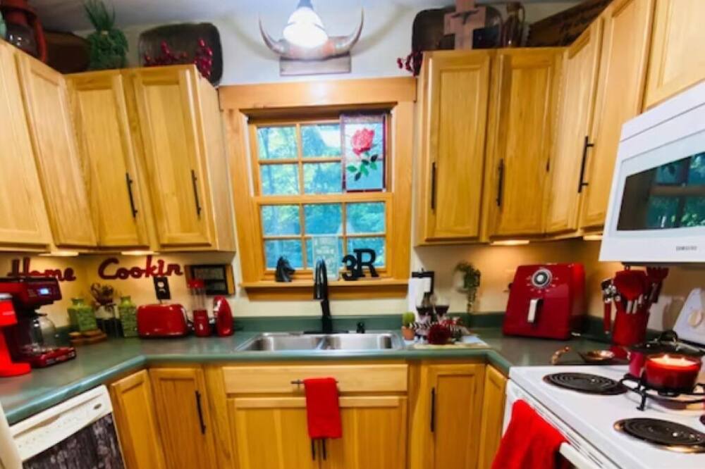 Photo of Kitchen in Gnaw Bone