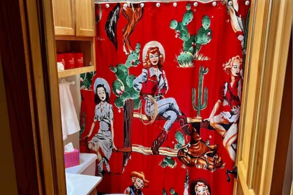Photo of Bathroom in Gnaw Bone