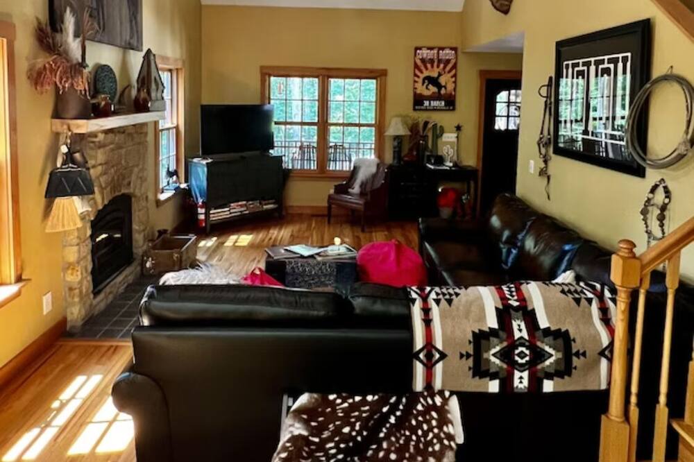Photo of Livingroom in Gnaw Bone