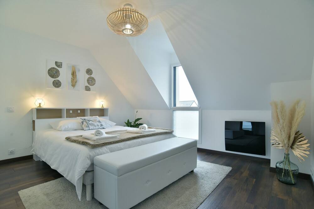 Photo of Bedroom in Lanvallay