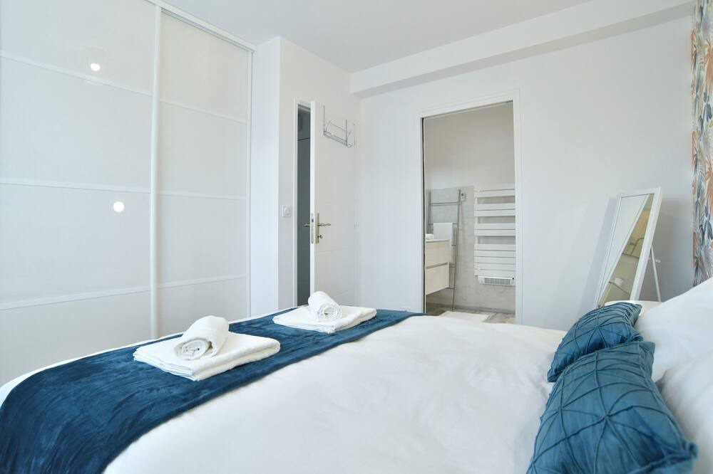 Photo of Bedroom in Lanvallay