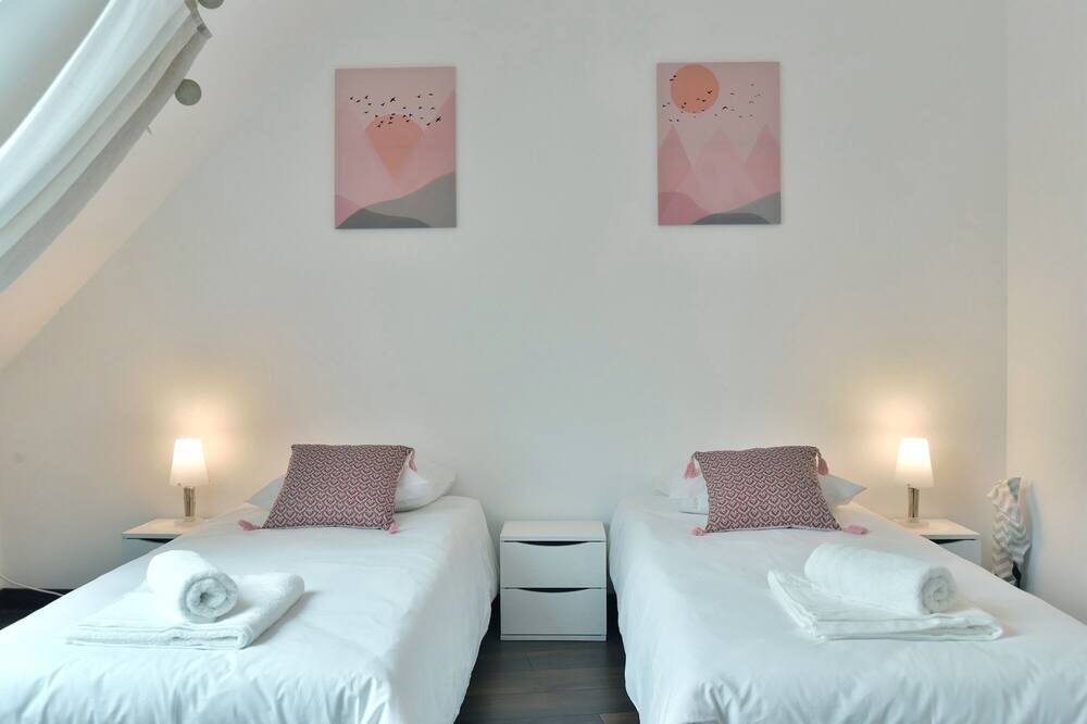 Photo of Bedroom in Lanvallay