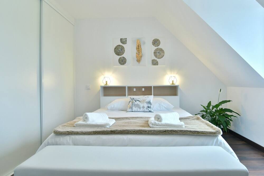 Photo of Bedroom in Lanvallay