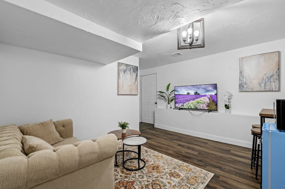 Photo of Livingroom in Stoneham