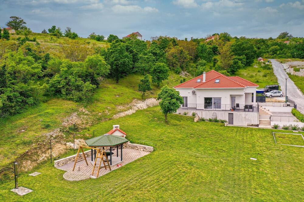 Photo of Outdoor in Garjak