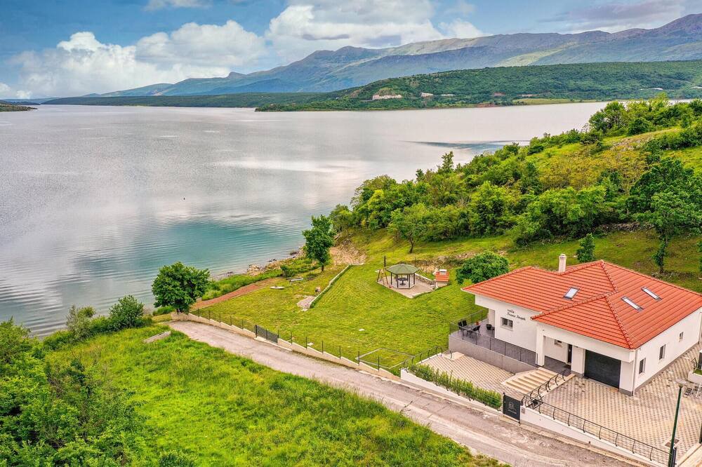 Photo of Outdoor in Garjak