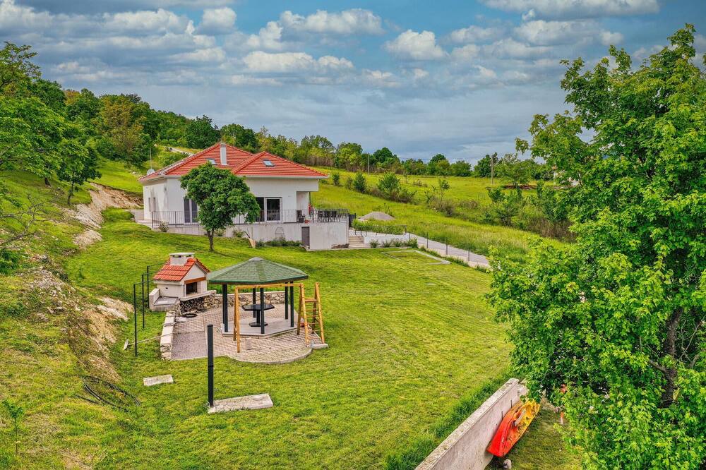 Photo of Outdoor in Garjak