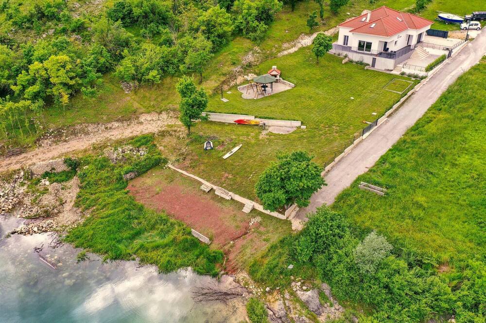 Photo of Outdoor in Garjak