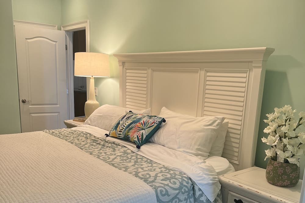 Photo of Bedroom in Shellman Bluff