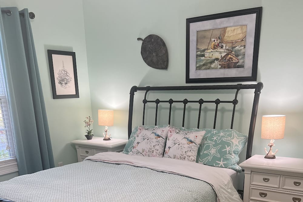 Photo of Bedroom in Shellman Bluff