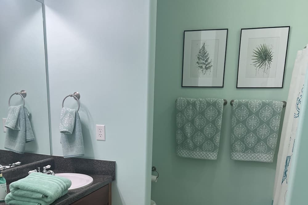 Photo of Bathroom in Shellman Bluff