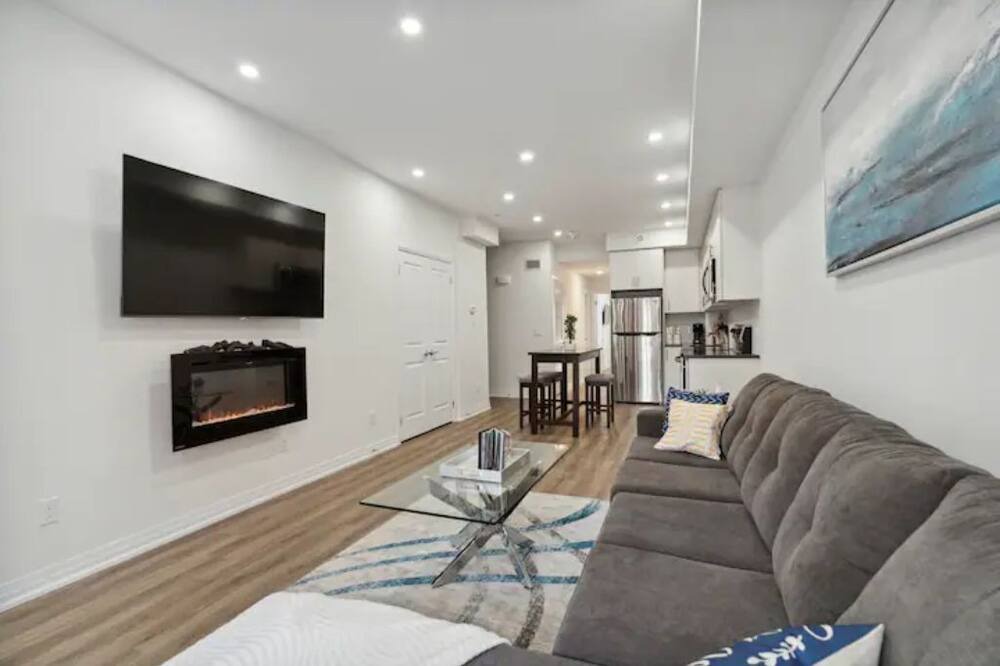 Photo of Livingroom in Pickering