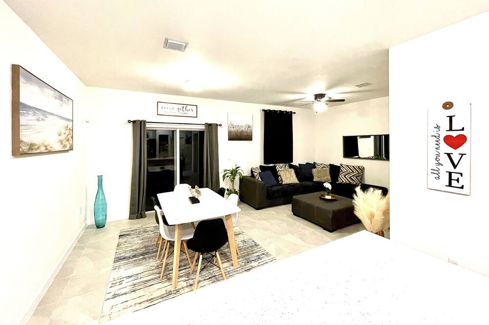 Photo of Livingroom in Homestead
