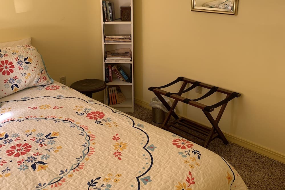 Photo of Bedroom in Mammoth Spring