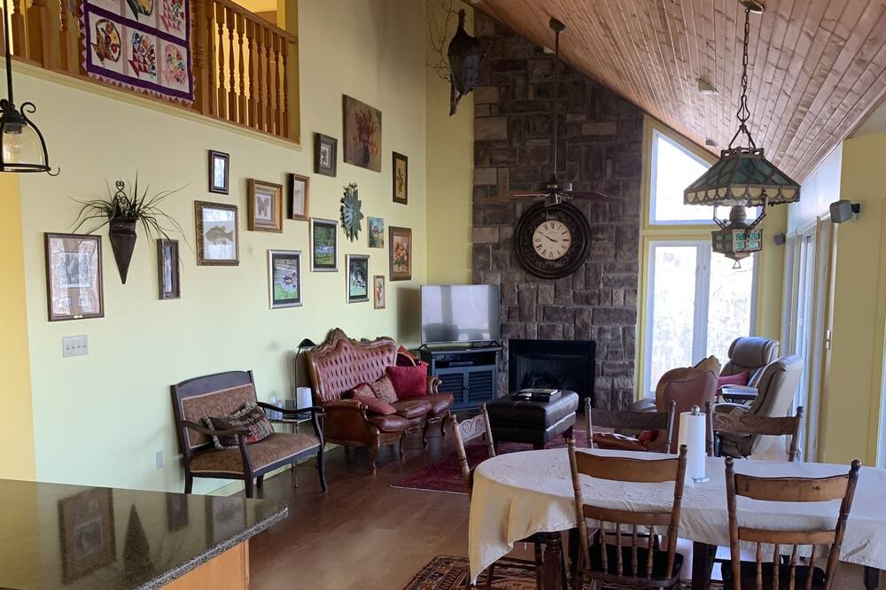 Photo of Others in Mammoth Spring