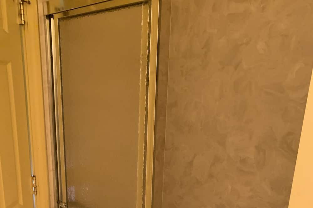 Photo of Bathroom in Mammoth Spring