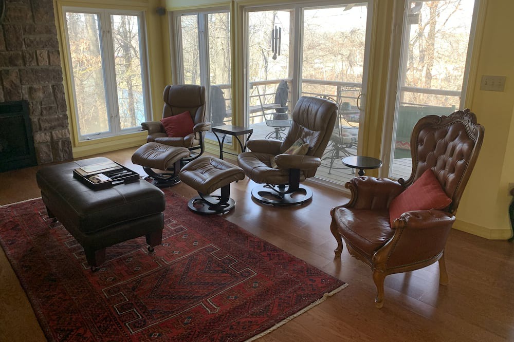 Photo of Others in Mammoth Spring