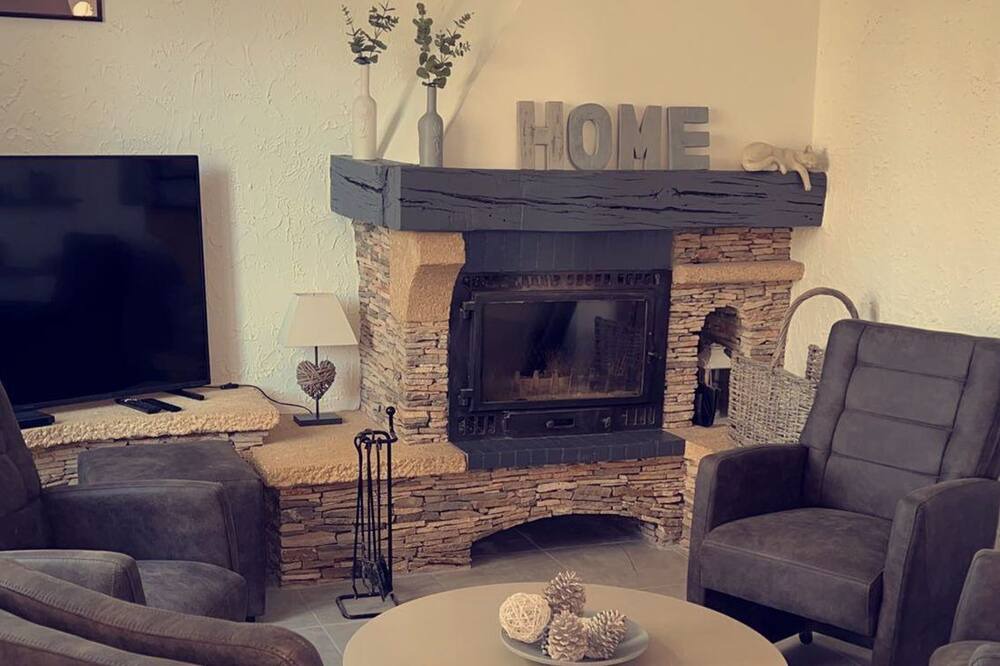 Photo of Livingroom in Saint-Andre-d'Olerargues