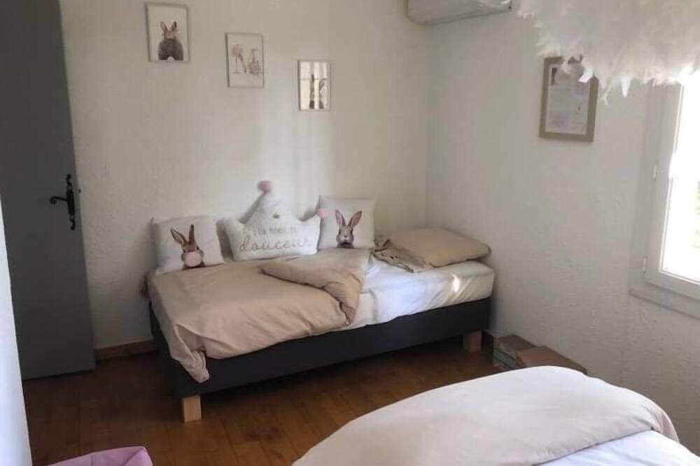 Photo of Bedroom in Saint-Andre-d'Olerargues