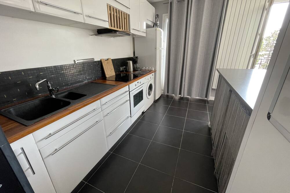 Photo of Kitchen in Graville