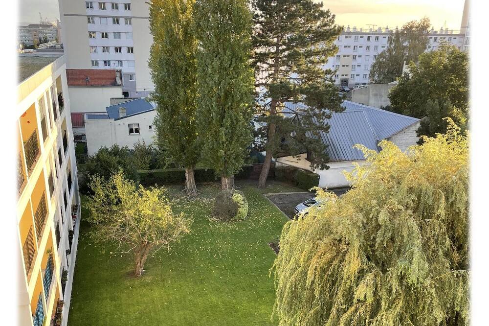 Photo of Outdoor in Graville