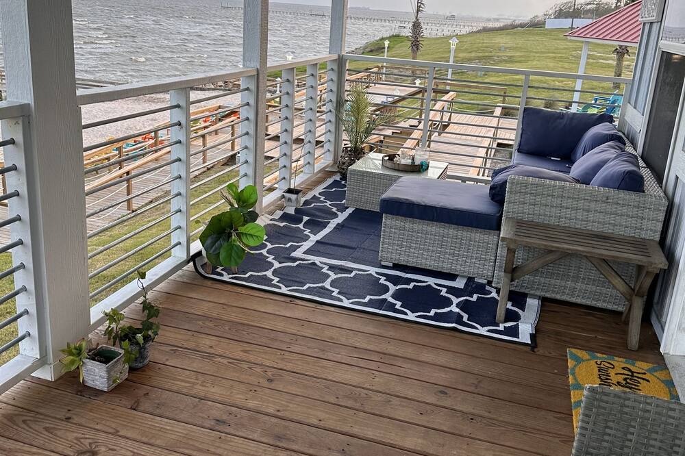 Photo of Patio Balcony in Beach City