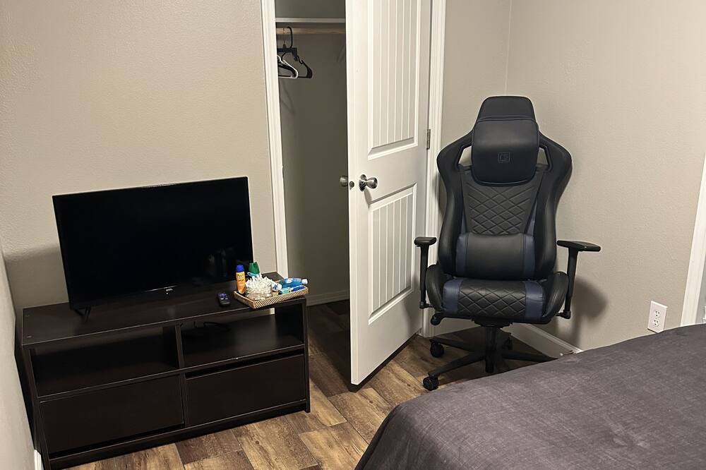 Photo of Bedroom in Beach City
