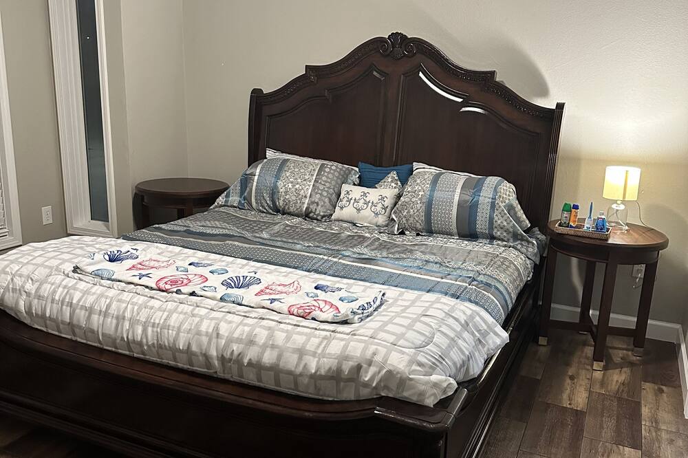 Photo of Bedroom in Beach City