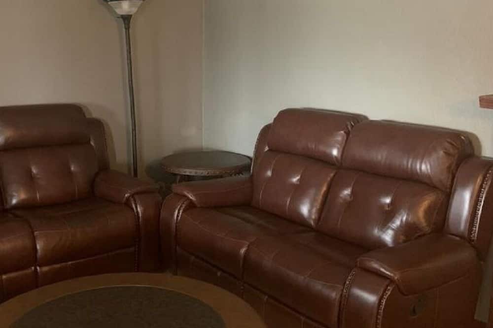 Photo of Livingroom in North Canton