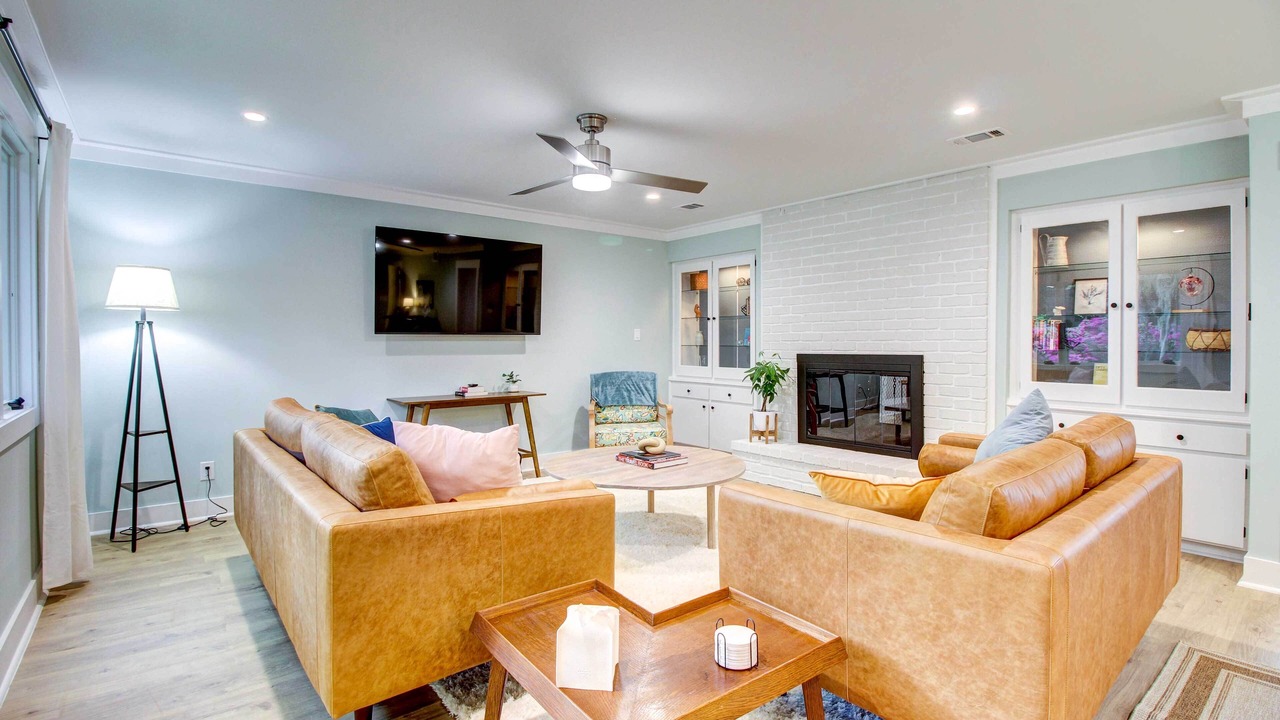 Photo of Livingroom in Richmond Hill